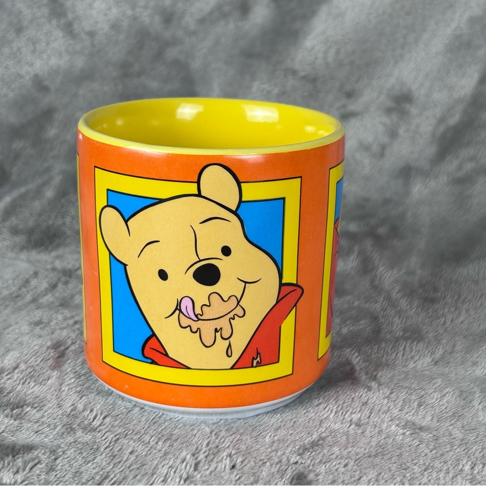 Vintage Disney Collectible Winnie The Pooh Coffee Mug w/ Yellow Inner Barrel